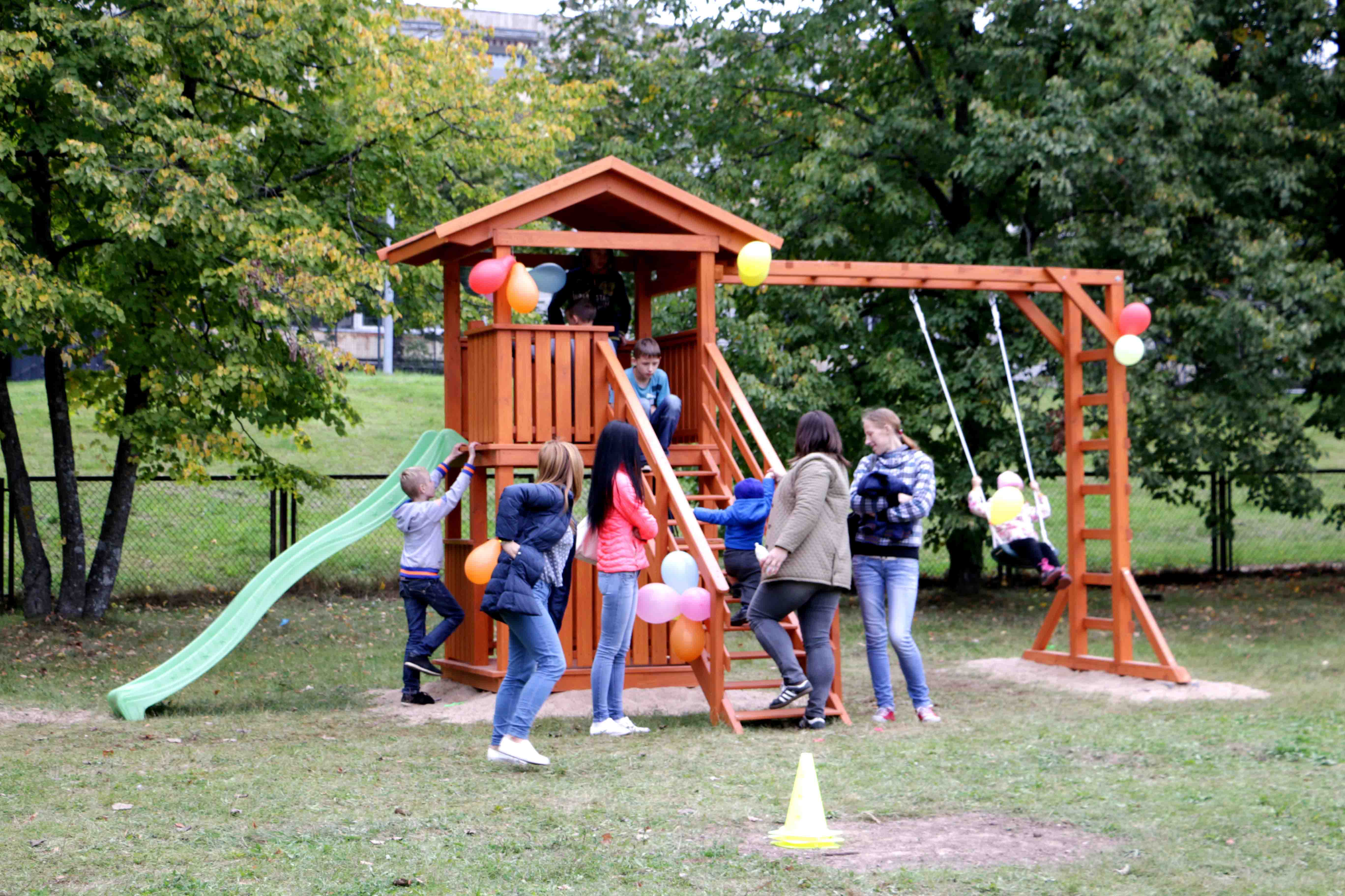 Septyniuose Alytaus miesto darželiuose – naujos vaikų žaidimų aikštelės