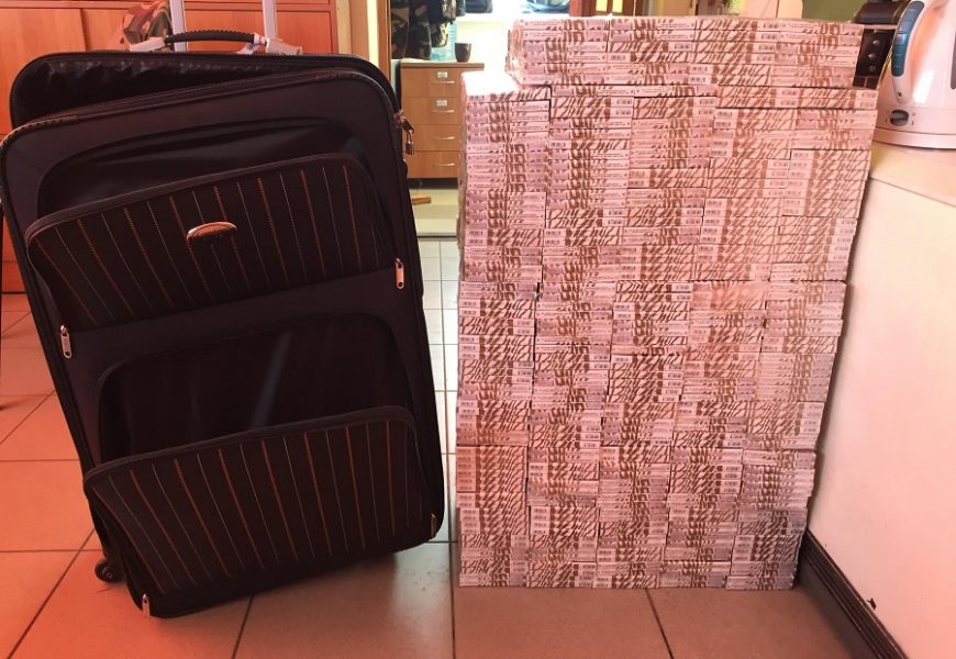 Varėnos rinktinės pareigūnai sulaikė vilnietį lagaminuose gabenusį cigaretes Varėnos rinktinės pareigūnai sulaikė vilnietį lagaminuose gabenusį cigaretes