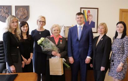 7 vaikus išauginusiai alytiškei – ordino „Už nuopelnus Lietuvai“ medalis