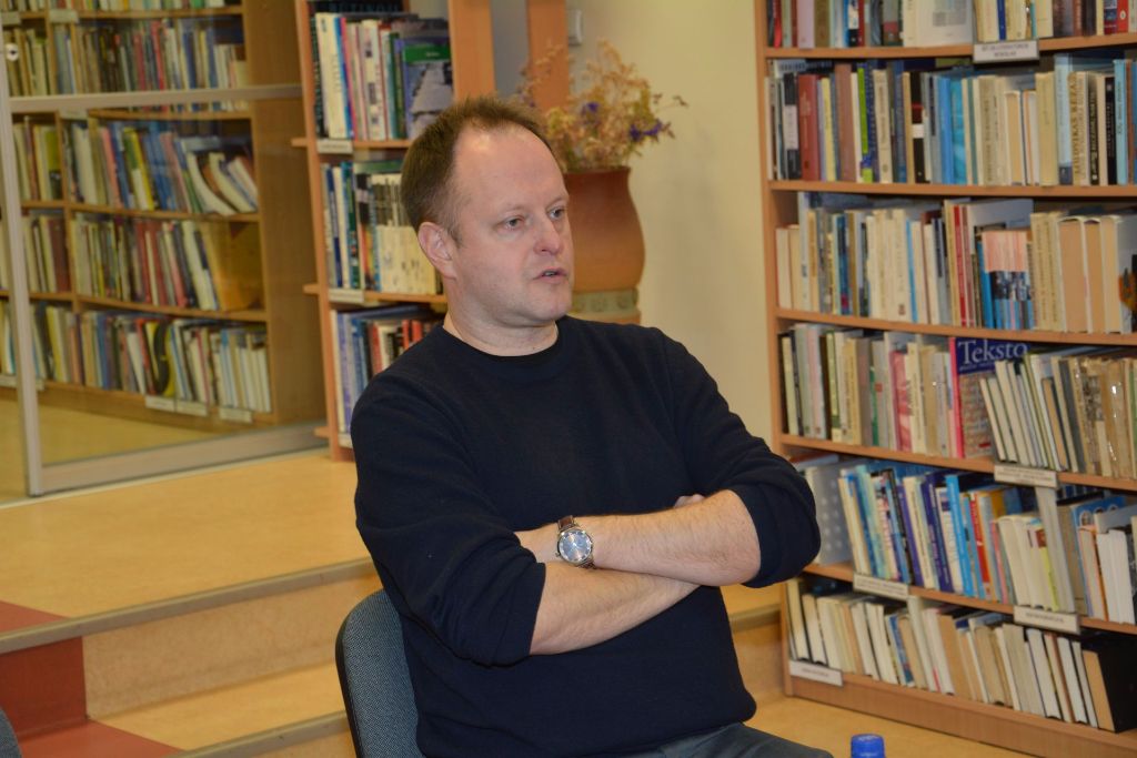 Alytaus rajono viešojoje bibliotekoje lankėsi žurnalistas Rimas Šapauskas
