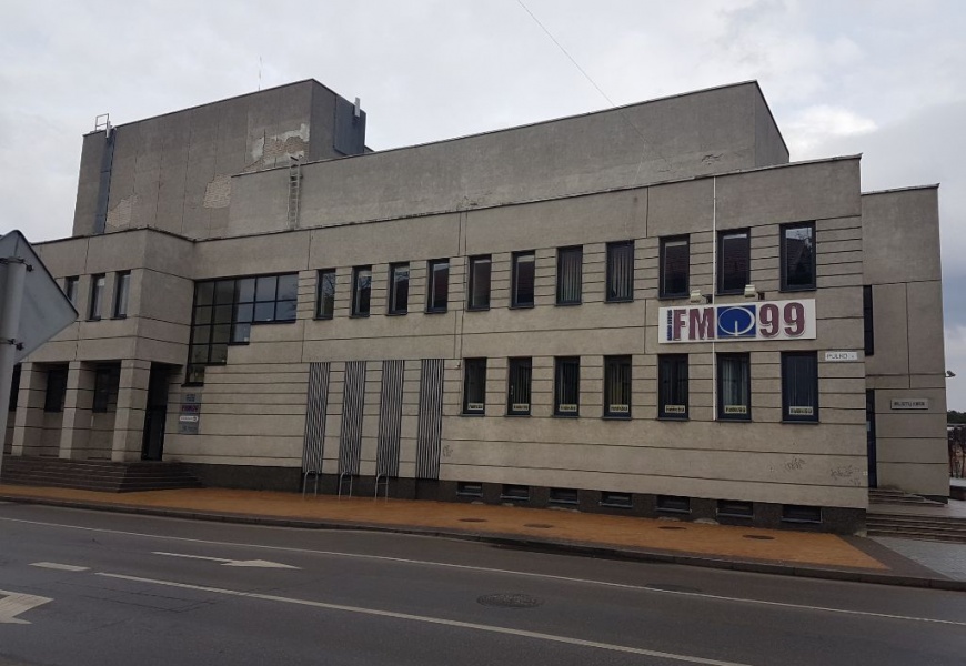 Radijui „FM99“ teks apleisti patalpas teatre: konkursą laimėjo sporto klubas