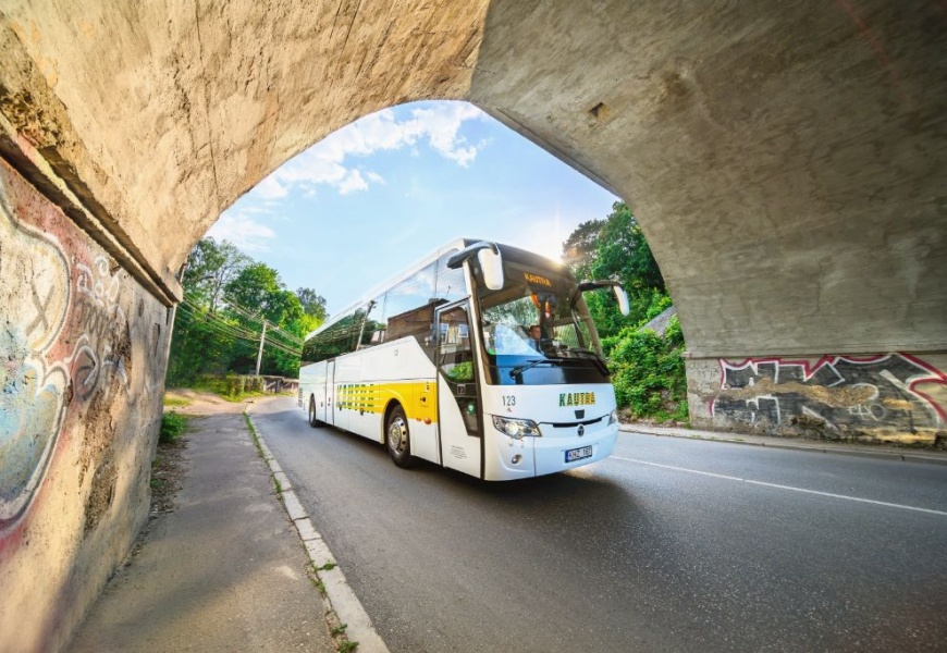 Tarpmiestiniai autobusai vėl kursuos: lėmė augantis siuntų poreikis