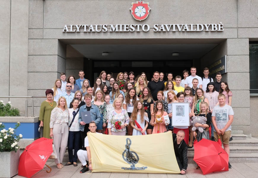Alytaus muzikos mokyklos jaunimo simfoniniam orkestrui „Svajonė“ – Prezidento padėka Alytaus muzikos mokyklos jaunimo simfoniniam orkestrui „Svajonė“ – Prezidento padėka