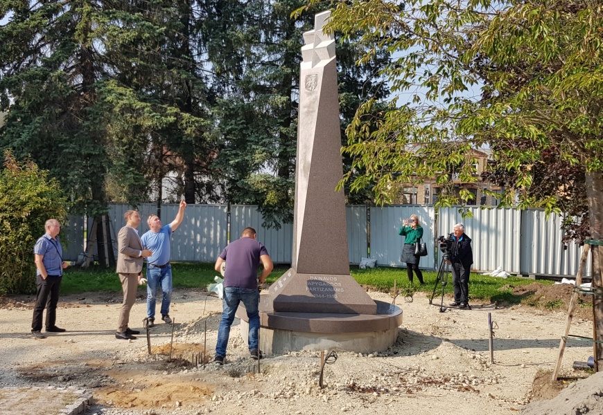 Žodis virto kūnu: paminklas partizanams – jau Senamiesčio skvere