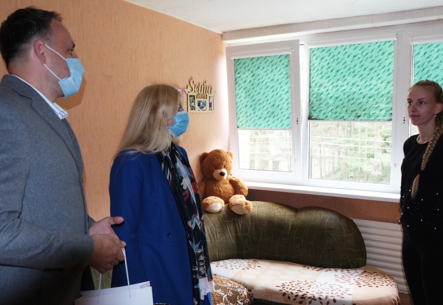 Alytiškių šeimoms dalijami dūmų detektoriai