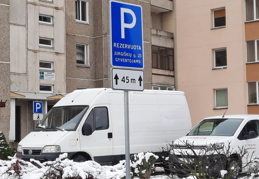Dvi Alytaus bendruomenės ietis surėmė dėl automobilių statymo vietų Dvi Alytaus bendruomenės ietis surėmė dėl automobilių statymo vietų