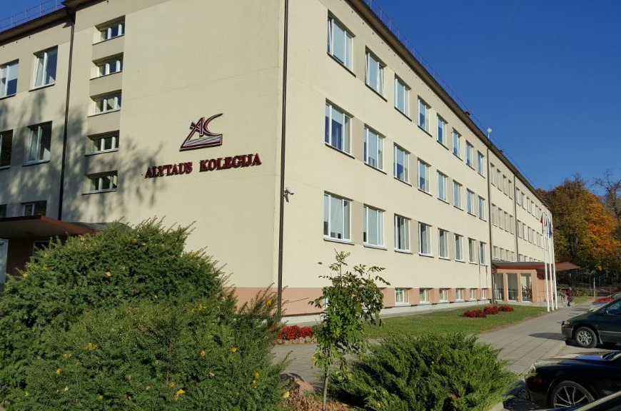 Alytaus kolegijos darbuotoja pateko į interesų konfliktą