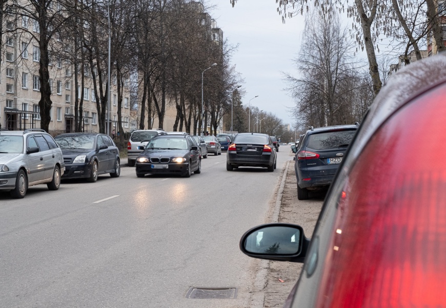Po problemiškiausios Alytaus gatvės remonto – pusšimtis naujų vietų automobiliams