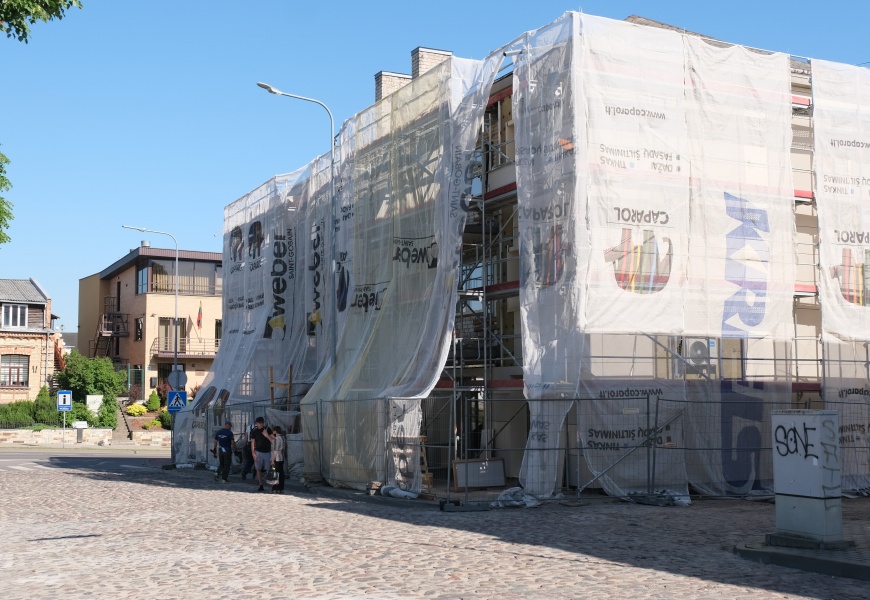 Dėl pakilusių statybinių medžiagų kainų stringa daugiabučių renovacija Dėl pakilusių statybinių medžiagų kainų stringa daugiabučių renovacija