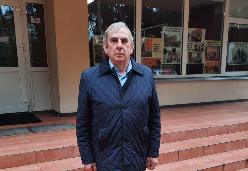 Premijos laureatas mokytojas Rimantas Jočys: „Vien mokytojavimo neužtenka“ Premijos laureatas mokytojas Rimantas Jočys: „Vien mokytojavimo neužtenka“