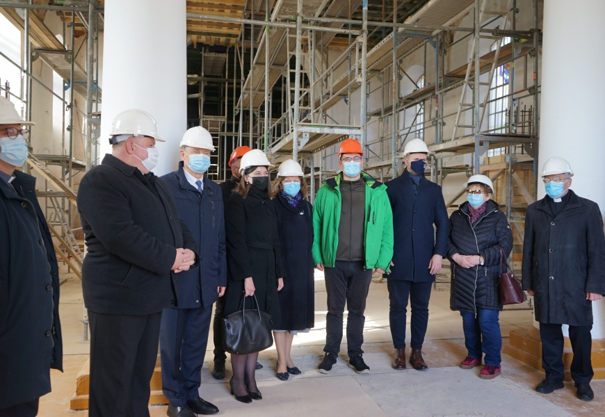 Pirmojo Alytaus bažnyčios remontą žada baigti iki Kalėdų