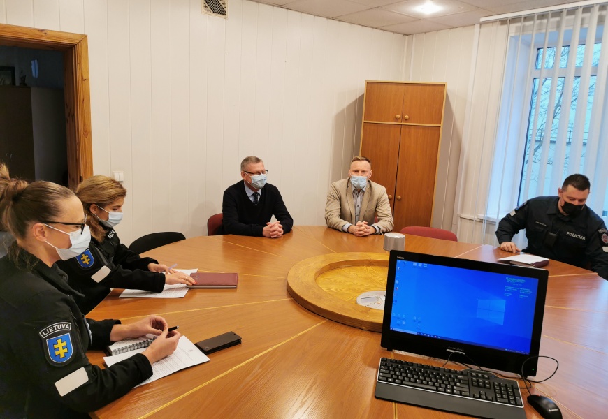 Medikų ir policijos atstovai aptarė neigiamas patirtis su pacientais