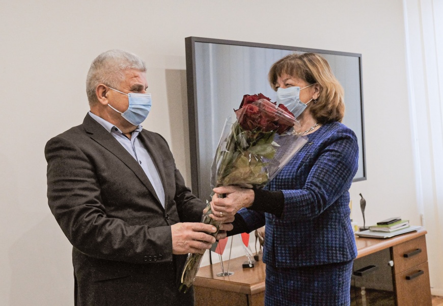 Už nuopelnus savivaldai ir progimnazijai – Alytaus miesto savivaldybės atminimo medalis