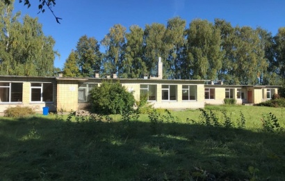Parduodamas buvusios mokyklos pastatas Luksnėnuose