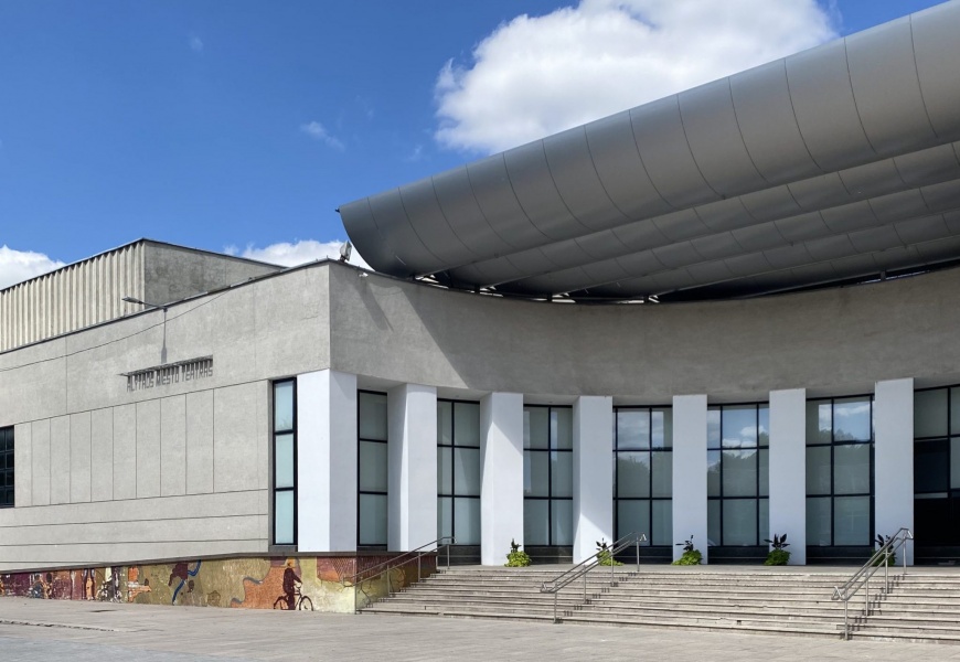 Skandalas Alytaus miesto teatre: darbuotoja įtariama į savo sąskaitą pervedinėjusi kultūros pinigus
