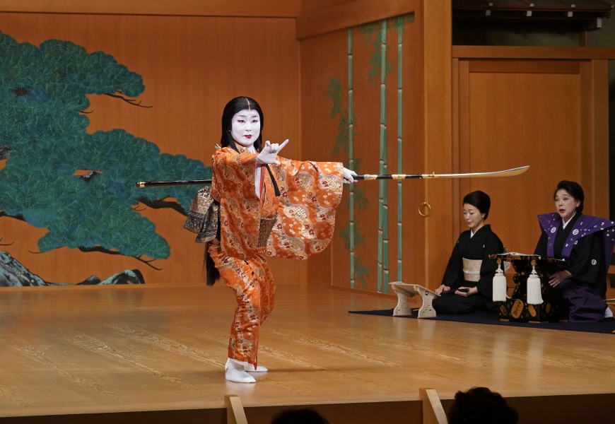 Dovana mamoms – japonų kultūros spektaklis