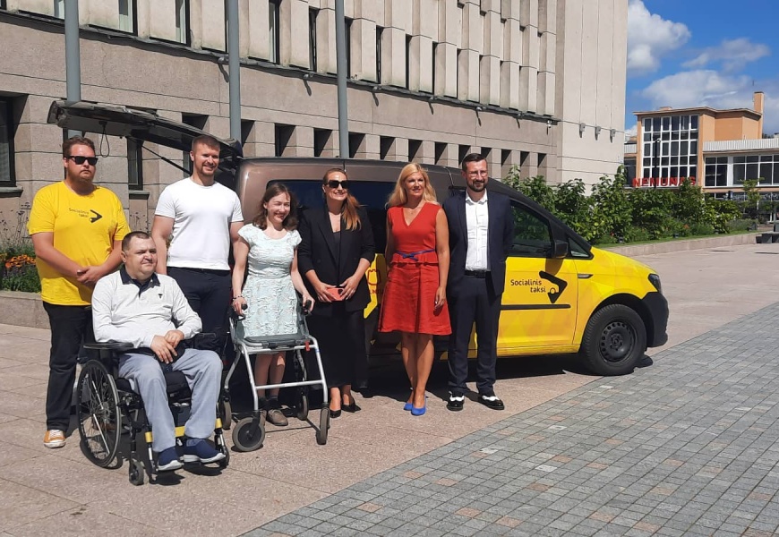 Alytuje jau kursuoja socialinis taksi: gauti ir pirmieji iškvietimai Alytuje jau kursuoja socialinis taksi: gauti ir pirmieji iškvietimai