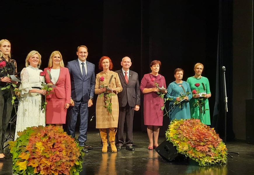 Tarptautinės mokytojo dienos išvakarėse – pagerbti nusipelnę Alytaus mokytojai