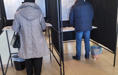 Pirmoji išankstinio balsavimo diena Alytuje: rinkėjų aktyvumas didelis, tenka palaukti eilėje