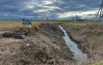Parėčėnai ir Vankiškiai taps švaresni – atliekami melioracijos darbai Parėčėnai ir Vankiškiai taps švaresni – atliekami melioracijos darbai