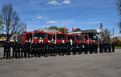 Alytaus rajono savivaldybės merė Rasa Vitkauskienė sveikina ugniagesius gelbėtojus su profesine švente