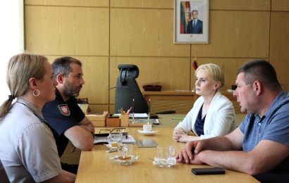 Alytaus rajono vadovai ir ugniagesių atstovai sutarė dėl gaisrų prevencijos