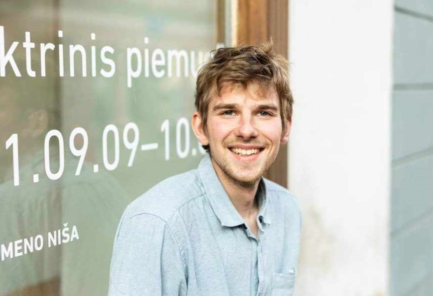 Alytaus audiovizualiųjų menų centre – siurrealistinė jungtis tarp žemės ir dangaus Alytaus audiovizualiųjų menų centre – siurrealistinė jungtis tarp žemės ir dangaus