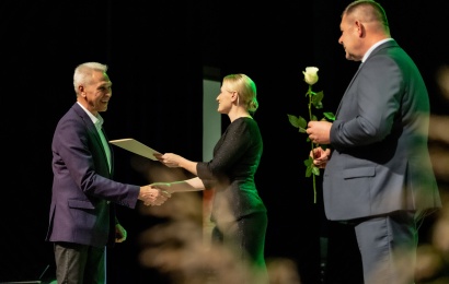 Alytaus rajono mokytojams – piniginės premijos už pasiekimus ir iniciatyvas Alytaus rajono mokytojams – piniginės premijos už pasiekimus ir iniciatyvas