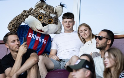 DFK „Dainava“ kviečia pasipuošti klubo atributika ir šeštadienį atvykti į stadioną! DFK „Dainava“ kviečia pasipuošti klubo atributika ir šeštadienį atvykti į stadioną!