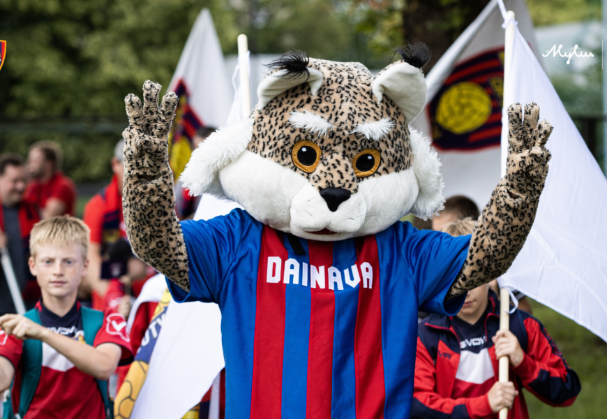 Futbolo akademija „Dainava“ skelbia registraciją į vasaros stovyklą berniukams ir mergaitėms! Futbolo akademija „Dainava“ skelbia registraciją į vasaros stovyklą berniukams ir mergaitėms!