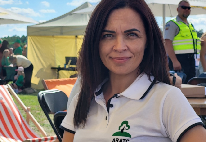 Smagios vasaros pamokos, kai mokiniai rašo pažymius mokytojai: gauna dešimtukus!