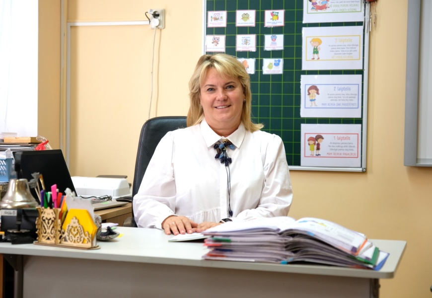 Su specialiųjų poreikių turinčiais vaikais dirbanti pradinių klasių mokytoja D. Ambrasienė: „Mokytojais gali būti visi, bet mokytoju – ne“ Su specialiųjų poreikių turinčiais vaikais dirbanti pradinių klasių mokytoja D. Ambrasienė: „Mokytojais gali būti visi, bet mokytoju – ne“
