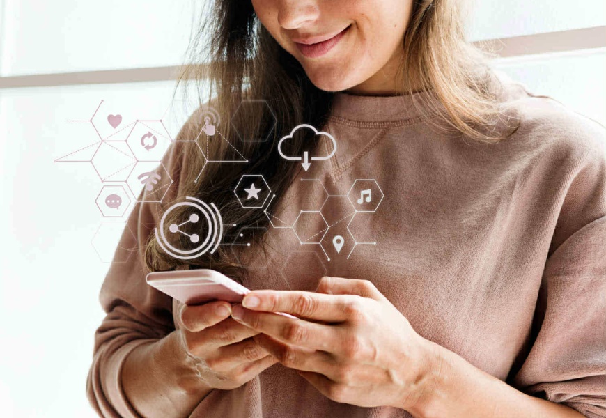 Internetinė karta: kaip skaitmeninės technologijos keičia įpročius ir formuoja šiuolaikinį gyvenimą