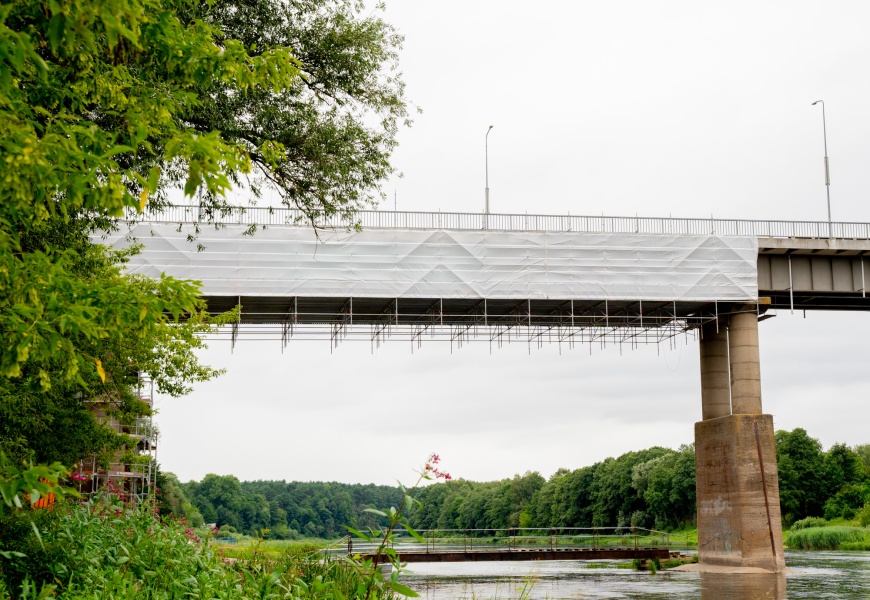 Siekiant kuo greičiau atverti eismą A. Juozapavičiaus tiltu, jo remonto rangovai – UAB „Alkesta“ – darbus pradėjo vykdyti ir savaitgaliais Siekiant kuo greičiau atverti eismą A. Juozapavičiaus tiltu, jo remonto rangovai – UAB „Alkesta“ – darbus pradėjo vykdyti ir savaitgaliais