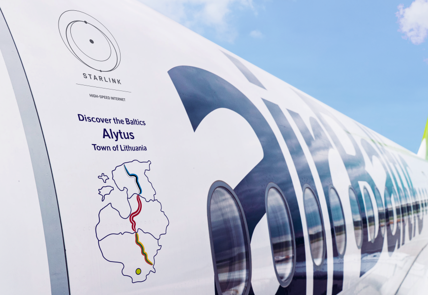 Baltijos šalių oro bendrovė „airBaltic“ savo lėktuvą pavadino Alytaus miesto vardu