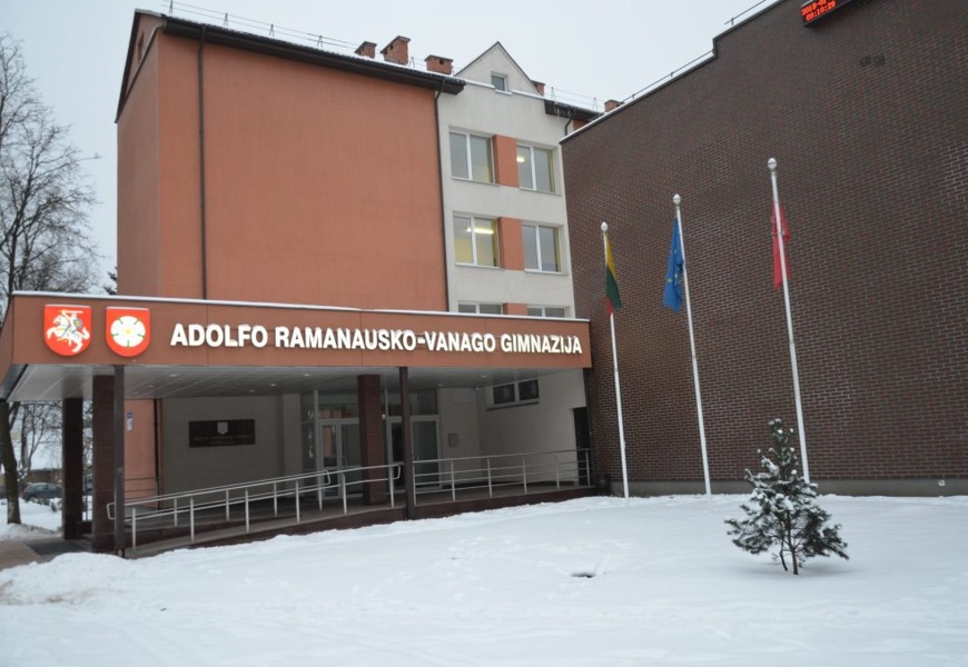 Adolfo Ramanausko-Vanago gimnazijos mokinių tėvai išplatino viešą laišką: „Reikalaujame atnaujinti mokymosi procesą, mokykla – ne smėlio dėžė“