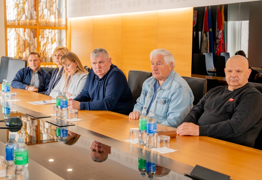 Kompromisas pasiektas: Alytaus miesto savivaldybė atidės planuotą vietinės rinkliavos įvedimą