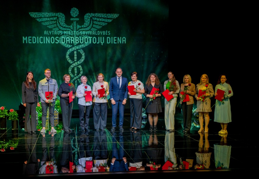 Medicinos darbuotojų dienos proga – padėkos, premijos ir šventinis koncertas Medicinos darbuotojų dienos proga – padėkos, premijos ir šventinis koncertas