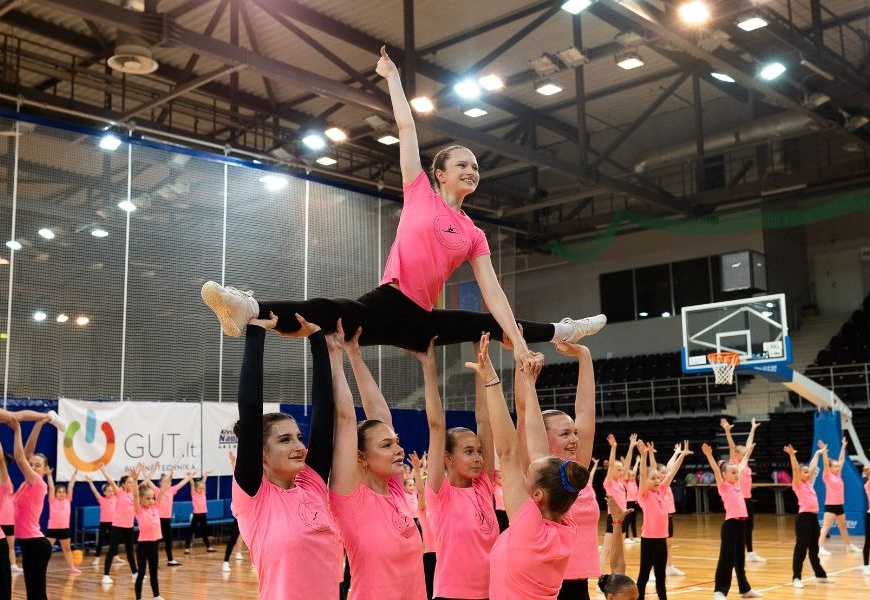 Alytaus gimnastės sezoną uždarė įspūdingu ritmu