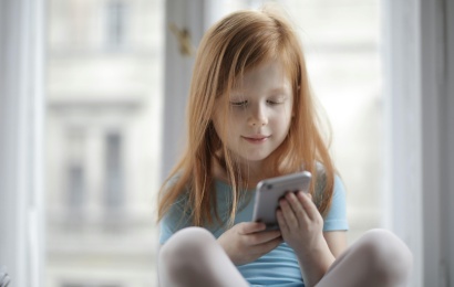 Viena didžiausių grėsmių vaikui internete – seksualinis smurtas