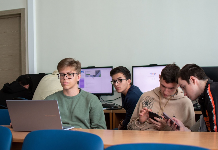 Vienas komentaras, tūkstančiai liudininkų