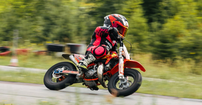 Raja Racing Academy sportininkai puikiai pasirodė Lietuvos supermoto čempionato etape