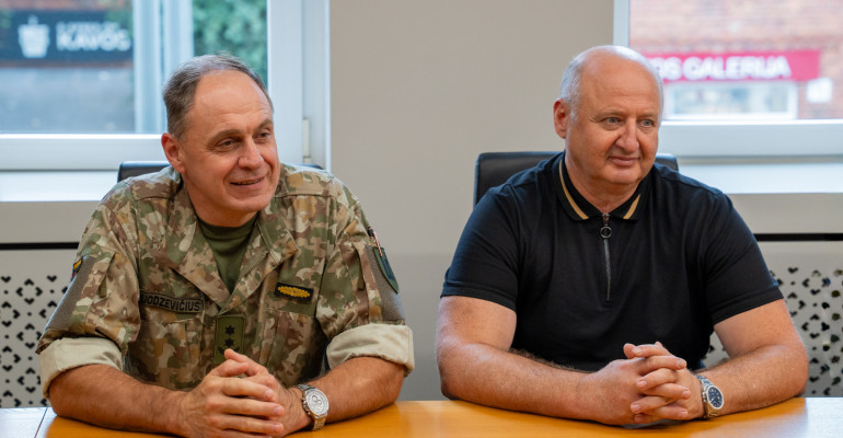 Prisistatė Alytaus regioninės karo komendantūros komendantas plk. ltn. Eimantas Juodzevičius Prisistatė Alytaus regioninės karo komendantūros komendantas plk. ltn. Eimantas Juodzevičius