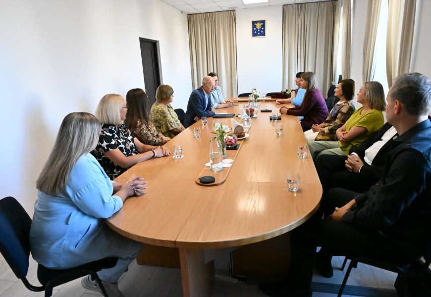 Padėkota Dainų šventėje Varėnos kraštui atstovavusių kolektyvų vadovams Padėkota Dainų šventėje Varėnos kraštui atstovavusių kolektyvų vadovams