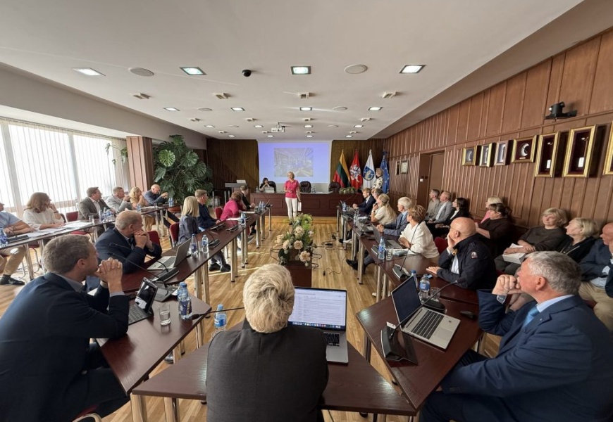 Svarbiausi rugpjūčio 27-osios Birštono savivaldybės tarybos posėdyje priimti sprendimai Svarbiausi rugpjūčio 27-osios Birštono savivaldybės tarybos posėdyje priimti sprendimai