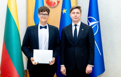 Alytiškiui Ernestui Krisiulevičiui didžiulį įspūdį paliko apsilankymas griežtai saugomoje erdvėje, kurioje spausdinami bei pakuojami valstybinių brandos egzaminų darbai