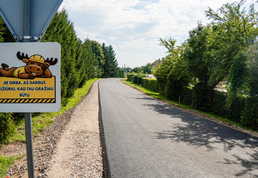 Lazdijų rajone tęsiami kelių ir gatvių infrastruktūros gerinimo darbai Lazdijų rajone tęsiami kelių ir gatvių infrastruktūros gerinimo darbai