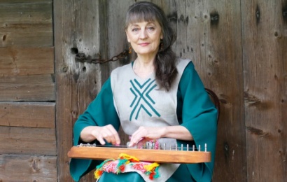 Įkvėpta atrasto močiutės dainų sąsiuvinio, alytiškė Loreta Šileikytė-Zabalujeva įrašė apie 80 senovinių lietuvių liaudies dainų