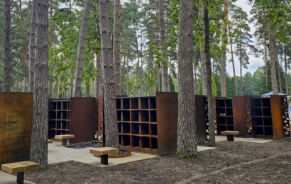 Daugų g. kapinėse – ir sutvarkytas partizanų memorialas, ir kolumbariumai