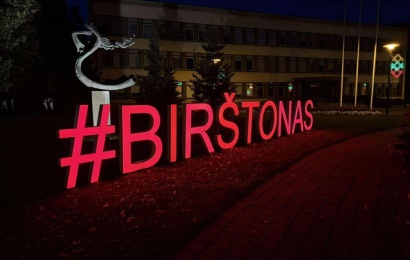 Rugsėjo 3-iosios naktį Birštono objektai nušvis raudonai – vaikų vilties ir palaikymo ženklu